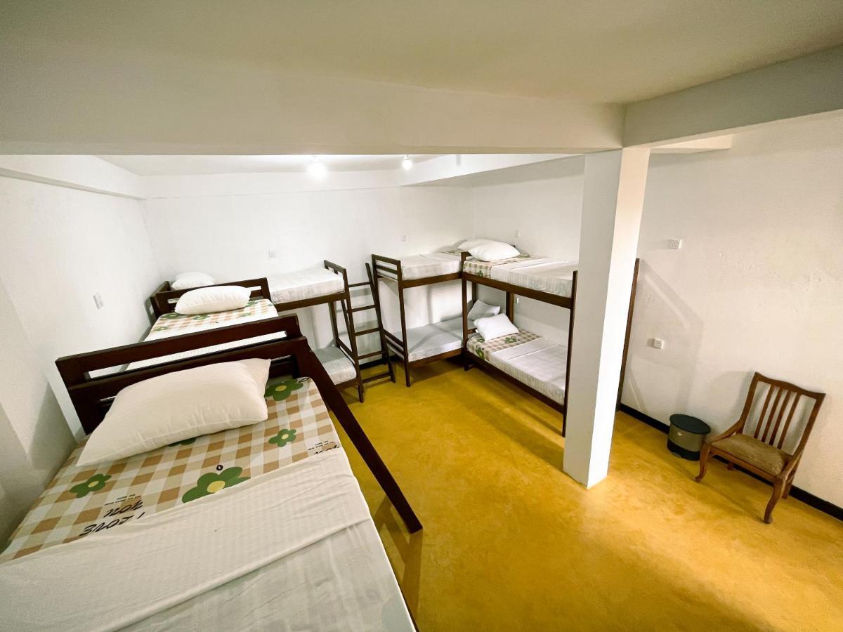 Memories Weligama Hostel Luaran gambar